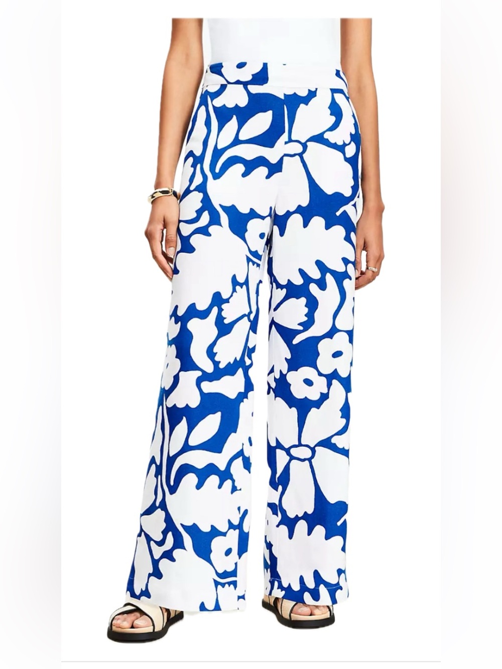 Like New LOFT Floral Pull On Wide Leg Pants in Linen Blend in cornflower bloom
